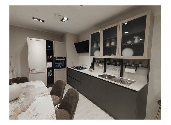 Cucina modello lea/nevada L. 4,50 struttura zoccolo e gola antracite, basi nevada piombo, pensili e colonne lea canapa, 