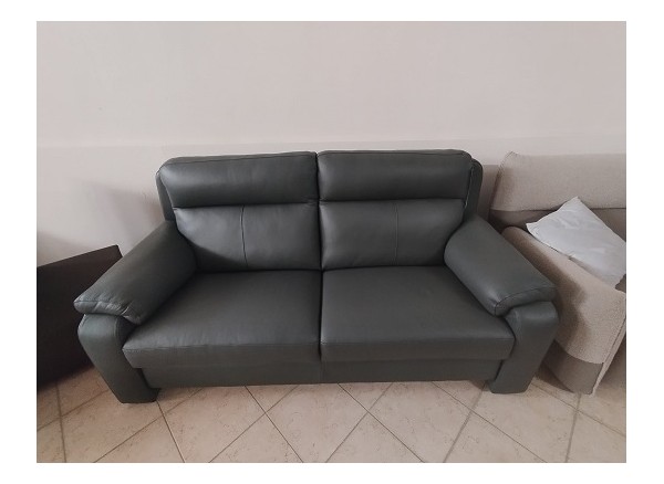 Divano modello bianca 2 posti maxirivestimento in Pelle Spessorata