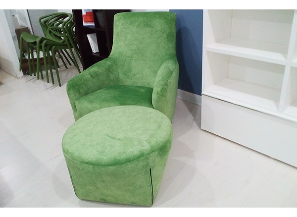 Poltrona Arketipo verde con pouff